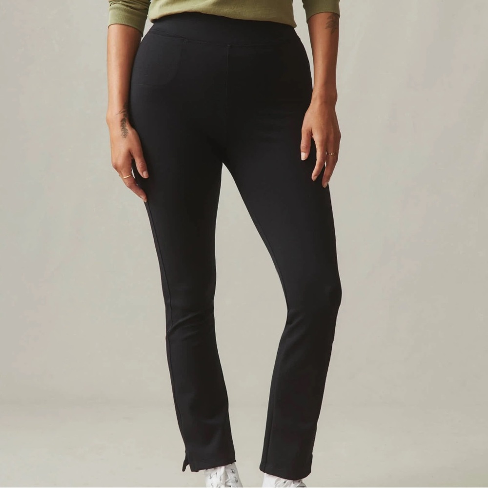 American Giant Ponte Kick Flare‎ Cropped Pant Black 4